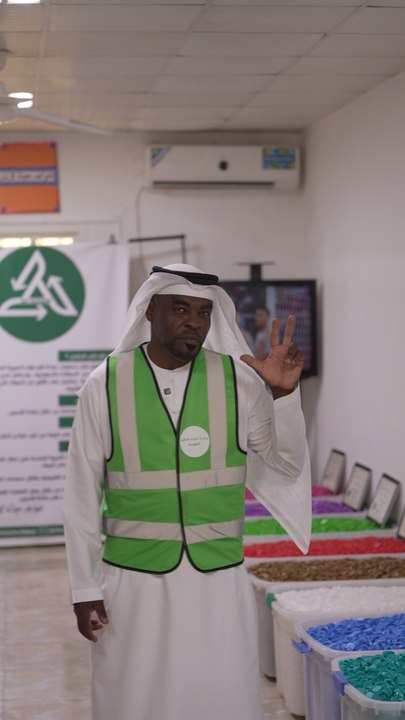 لي الزعابي.. صديق البيئة