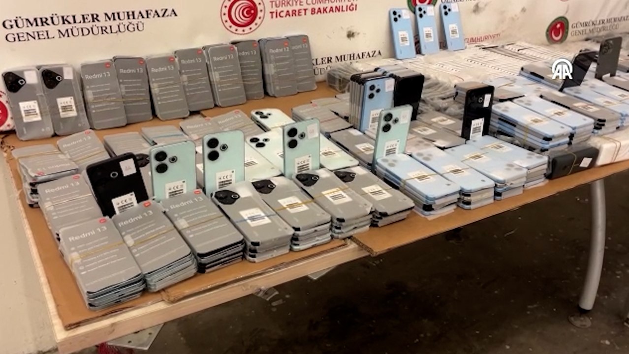 Kapıkule’de 1526 kaçak cep telefonu ele geçirildi