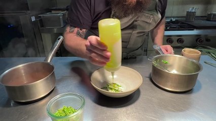 L’astuce du chef :  Langoustine grillé avec un consommé de canard