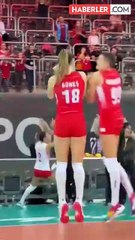 Zehra Güneş ve Ebrar Karakurt en zengin voleybolcular listesine girdi