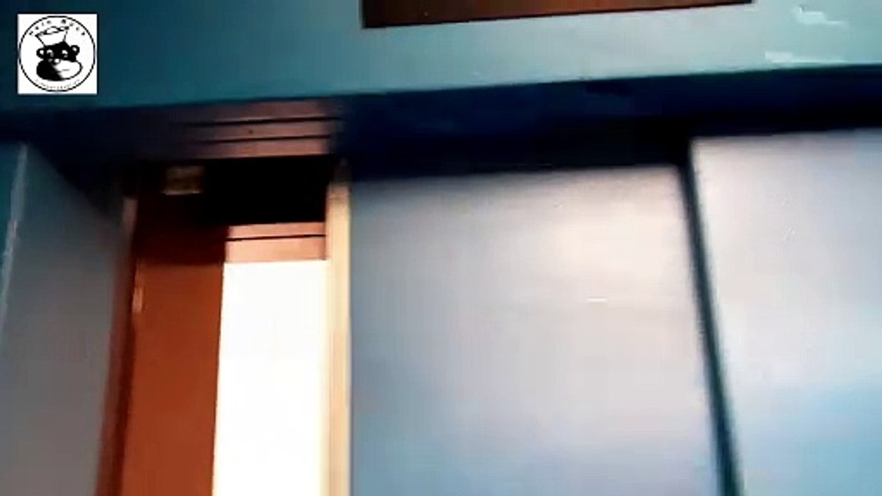 alter Aufzug im Betrieb