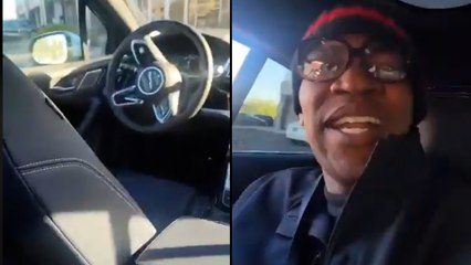 Un hombre queda atrapado en un taxi autónomo y casi pierde su vuelo