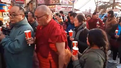 तिब्बत के डिंगरी में आए भूकंप में मारे गए तिब्बतियों व भूकंप में घायल हुए तिब्बतियों के जल्द स्वास्थ्य होने के लिए मैक्लोडगंज में तिब्बतियों ने निकाला कैंडल मार्च