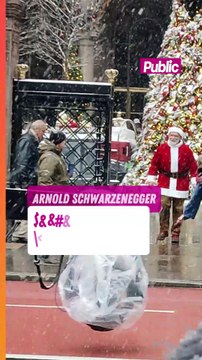 Arnold Schwarzenegger en Père Noël dans les rues de New-York