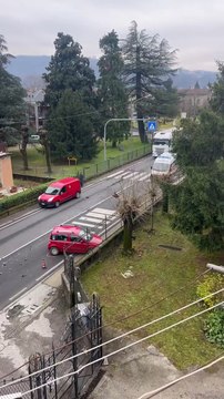 Brivio, frontale sulla ex Statale 36: tre feriti. Chiusa la strada