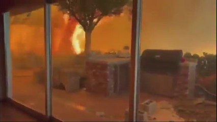 El terrorífico vídeo en el que un incendio devora una mansión en Los Ángeles