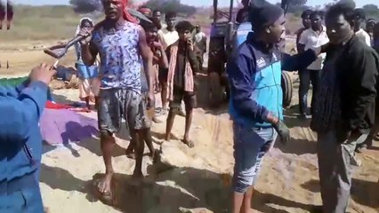 चाईबासा : अवैध बालू कारोबारियों का मनोबल बढ़ा, थाना प्रभारी को ही बालू में गाड़ देने की धमकी दे डाली