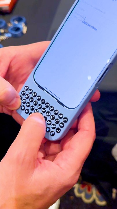 Cette coque transforme les iPhone en BlackBerry