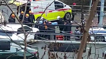 청주 교차로 SUV·오토바이 충돌...40대 병원 이송 / YTN