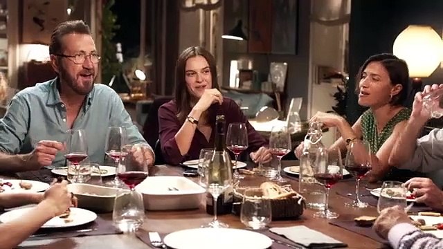 7 Friends Decide To Share Their Calls, Messages & Emails