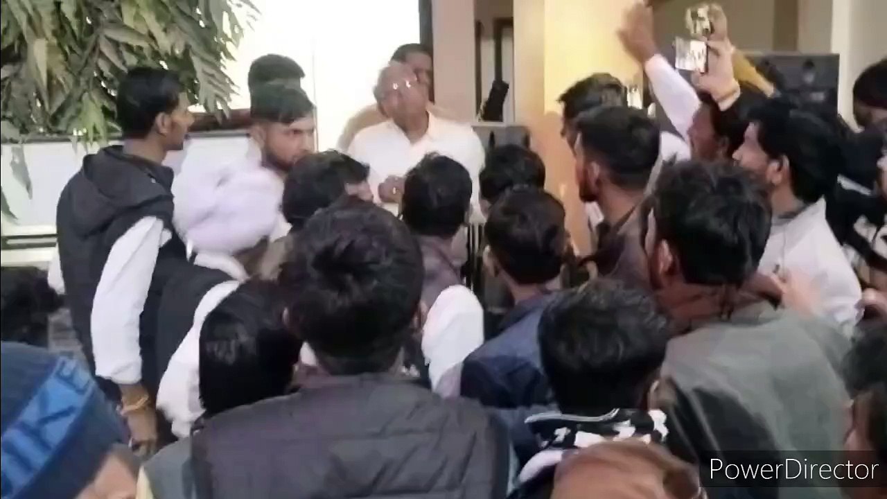 ग्रामीणों ने शासकीय ठेकेदार को दी जान से मारने...