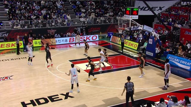 '5명 두자릿수 득점' 삼성, 3연승 / YTN