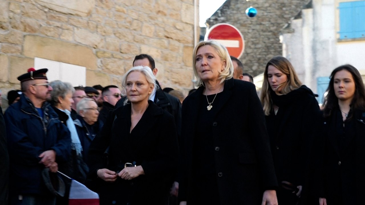 Obsèques de Jean-Marie Le Pen : sa famille est arrivée à la cérémonie