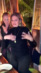 يسرا تخطف الأنظار في عيد ميلاد سميرة سعيد