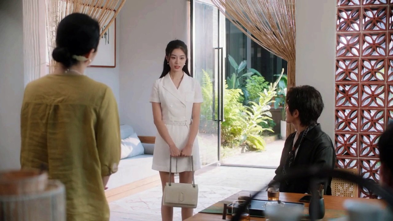 Her Husband Cheats On Her, But She Wakes Up In His Lover's Body And Quickly Takes Revenge