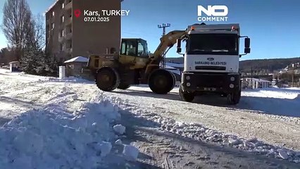 سرمای قطبی در شمال شرق ترکیه؛ برف و یخبندان مردم را غافلگیر کرد