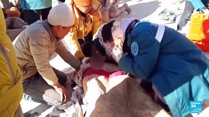 China: rescatistas buscan supervivientes tras terremoto en Tíbet