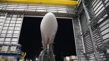 Blue Origin preps New Glenn rocket for first-ever launch