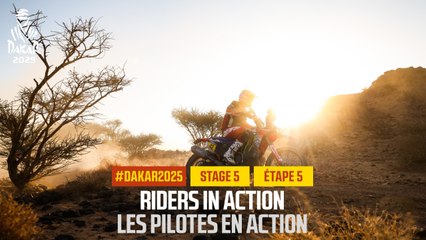 Riders in action  - Stage 5 - #Dakar2025