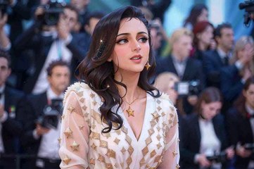 Gad Elmaleh explique pourquoi il ne possède pas la nationalité française, Laurent Delahousse insistant pour en savoir plus