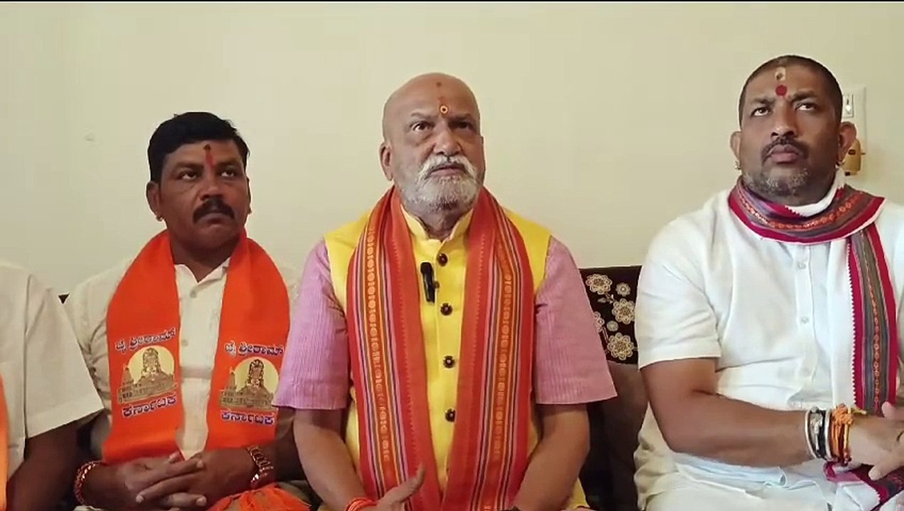 ಬಾಂಗ್ಲಾದೇಶಿಗರ ವ್ಯಾಮೋಹ ಮುಂದಿನ ಕನಸಿನ ಭಾರತಕ್ಕೆ ಅಪಾಯಕಾರಿ ಪ್ರಮೋದ್ ಮುತಾಲಿಕ್