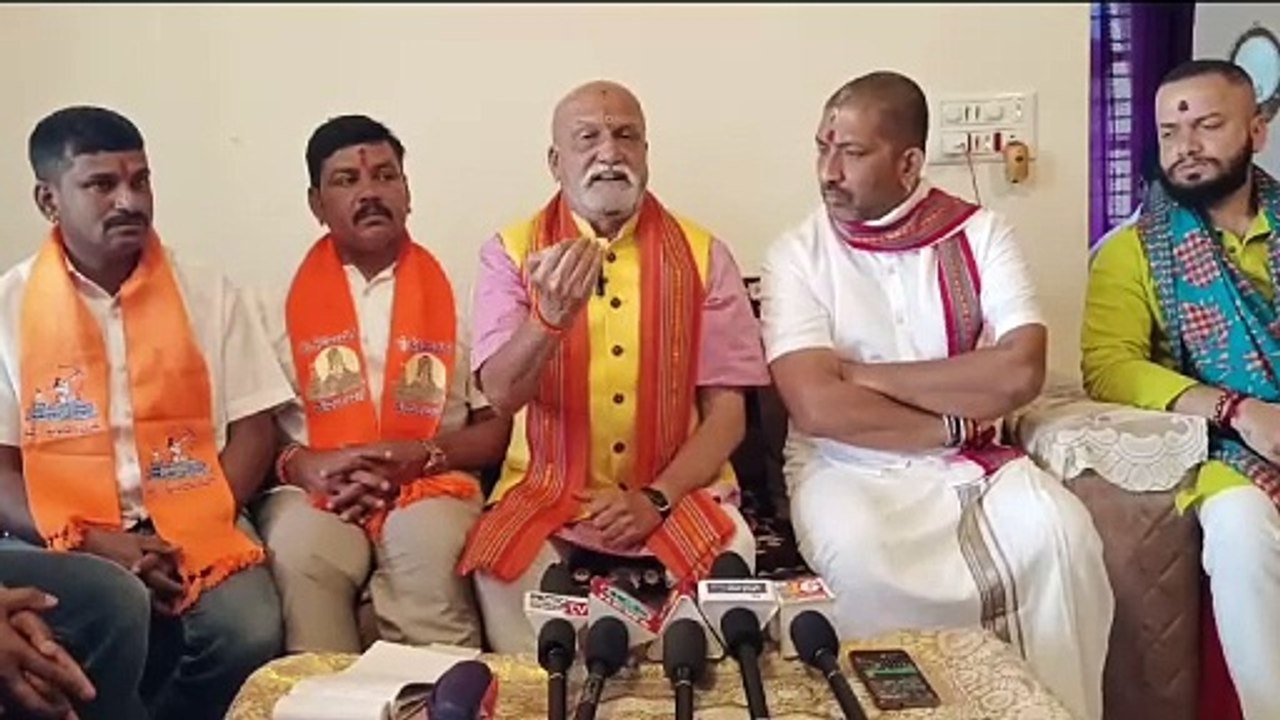 ಬಾಂಗ್ಲಾದೇಶಿಗರ ವ್ಯಾಮೋಹ ಮುಂದಿನ ಕನಸಿನ ಭಾರತಕ್ಕೆ ಅಪಾಯಕಾರಿ ಪ್ರಮೋದ್ ಮುತಾಲಿಕ್