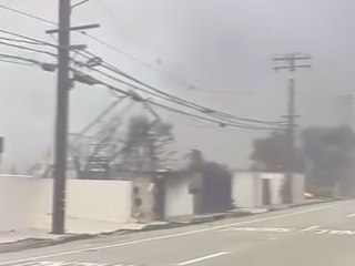 Paris Hilton muss im TV ansehen, wie ihr Haus abbrennt