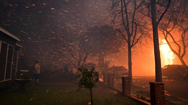 Le bilan des incendies à Los Angeles s'élève à cinq morts