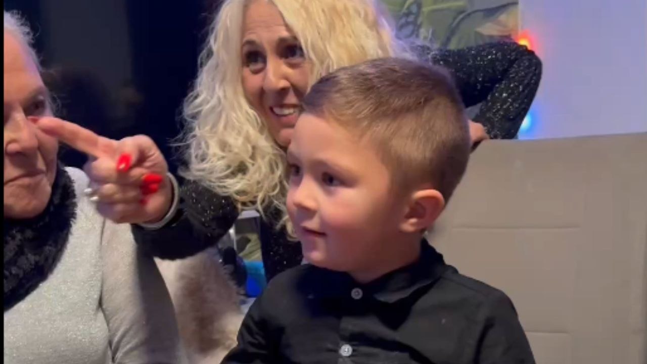 Heartwarming moment as child’s excitement grows when Santa Claus arrives with gifts