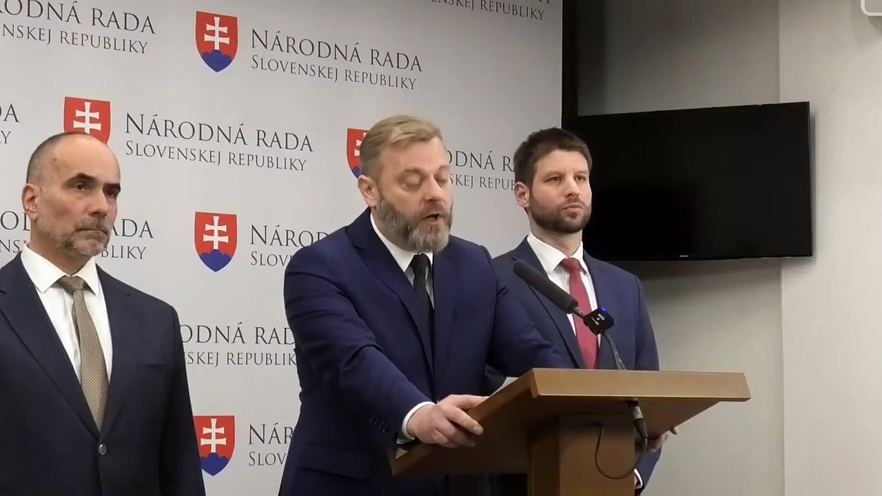 ZÁZNAM: Opozícia iniciuje zvolanie mimoriadnej schôdze NR SR k zahraničnému ukotveniu SR