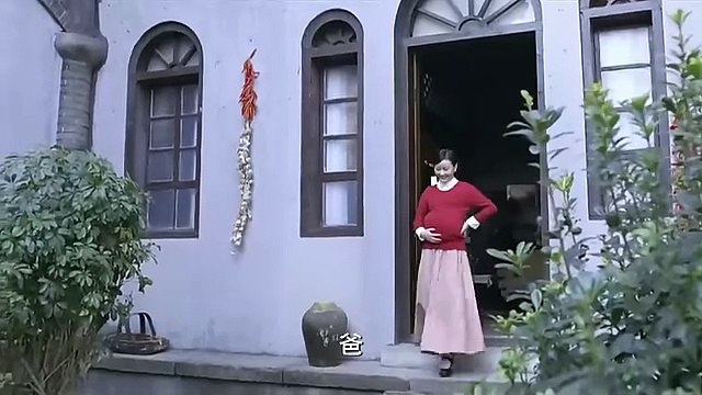 功夫の少女が街で美しい女性をいじめる日本兵を倒す！ - 功夫女孩击败街上欺负美丽女性的日本士兵！ - Kung Fu Girl Defeats Japanese Soldiers Who Bully Beautiful Women in the Street!