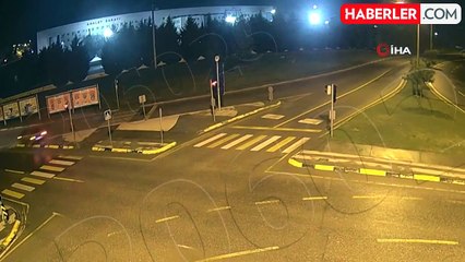 Viraja Hızla Giren Otomobil Devrildi: Kaza Anları Kamerada