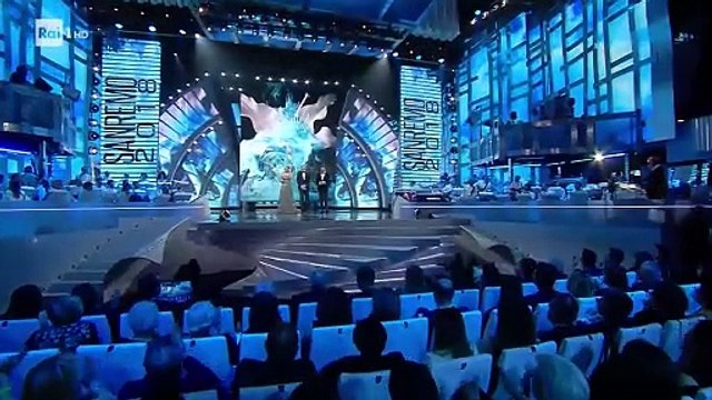 Claudio Baglioni - Un giorno qualunque (popopo') LIVE @ SANREMO 2018 Prima serata - Sigla di chiusura