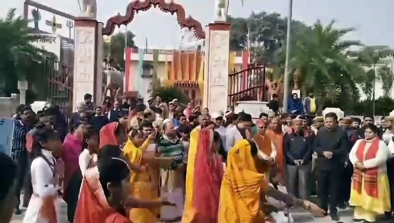 बरेली में महाकुंभ मेले को लेकर निकाली गई जागरूकता रैली मनमोहक झांकिया बनी आकर्षण का केंद्र  ..