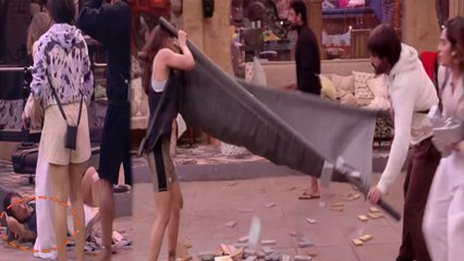 Bigg Boss 18: Vivian D Sena ने task जीतने के लिए Chum को दिया धक्का, लगी सिर पर चोट ! FilmiBeat
