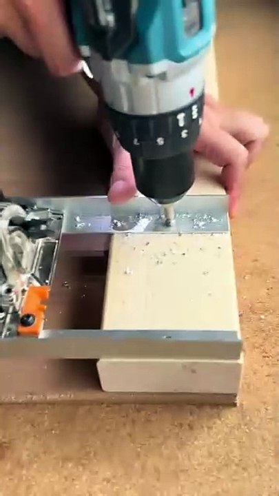 "Easy Jig for Circular Saw Sliding Guide"- -project 2025 -#Woodworking #DIY #Jig #WoodworkingTips #CircularSaw