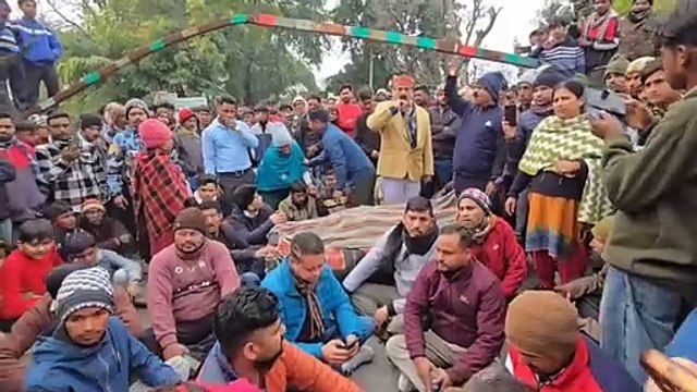 कॉर्बेट पार्क में तैनात दैनिक श्रमिक को बाघ ने बनाया निवाला,आक्रोशित ग्रामीणों ने रामनगर ढेला मार्ग किया बंद