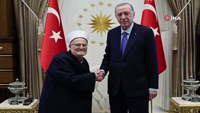 Cumhurbaşkanı Erdoğan, Mescid-i Aksa İmam Hatibi Şeyh İkrime Sabri’yi, Cumhurbaşkanlığı Külliyesi’nde kabul etti