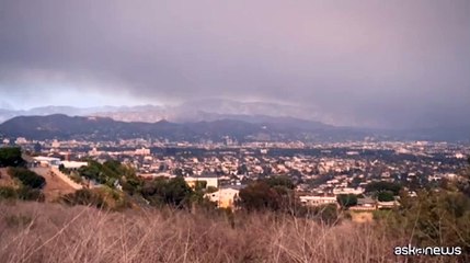California, gli incendi minacciano anche le colline di Hollywood