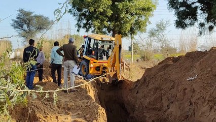 नीमराणा क्रूड ऑयल चोरी मामला , जेसीबी से खोदी जा रही सुरंग , मिले कई उपकरण