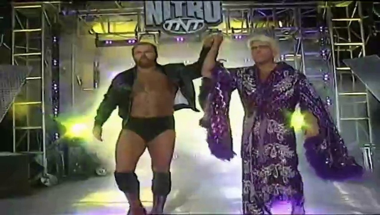 WCW Monday Nitro 12.11.1995 - Ric Flair & Arn Anderson vs Sting & Hulk Hogan (Tag Team Match)