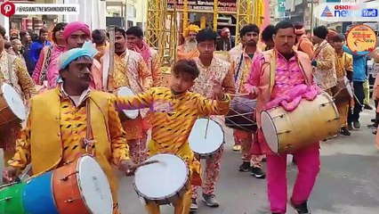 महाकुंभ 2025 में पेशवाई का अलौकिक वीडियो, नागा साधुओं का जोरदार नृत्य