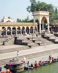 वारकरी विद्यार्थ्यांवर अनैसर्गिक अत्याचार; आळंदीकरांचा पोलीस ठाण्यावर मोर्चा...