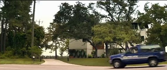 Fuera de la ley - Tráiler oficial VOSE