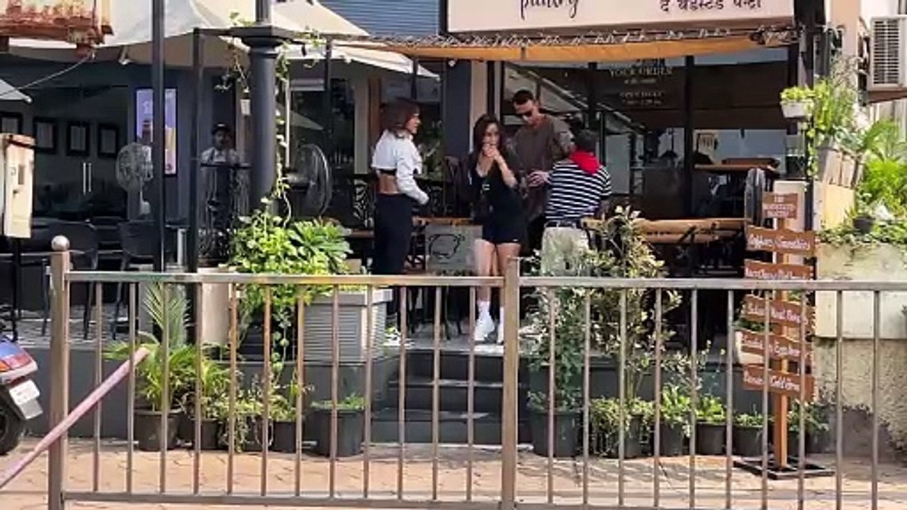 Who Is The Mystery-Man With Neha Sharma? Sassy Sisters Neha & Aisha Sharma Snapped In Bandra!