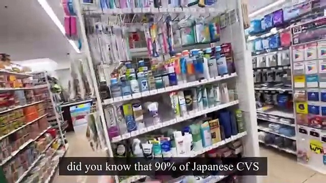 JAPANESE CVS ARE UNIQUE! Japanese convenience store | food and shopping 🛍️🇯🇵
