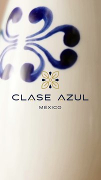 Este mes Clase Azul México (@claseazulofficial) dio a conocer su tercera edición de la Colección de Edición Limitada Master Artisans. Una celebración a las técnicas de alfarería mexicana de la mano de artesanos exp