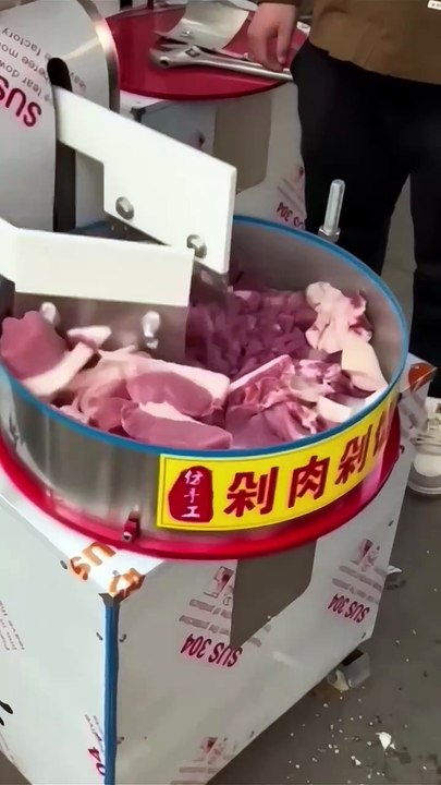 One_minute_amazing_meat_cutting_😍(720p)
