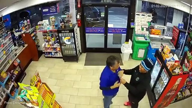 Elle gagne 250.000 Dollars au Loto et célèbre ça à la station service