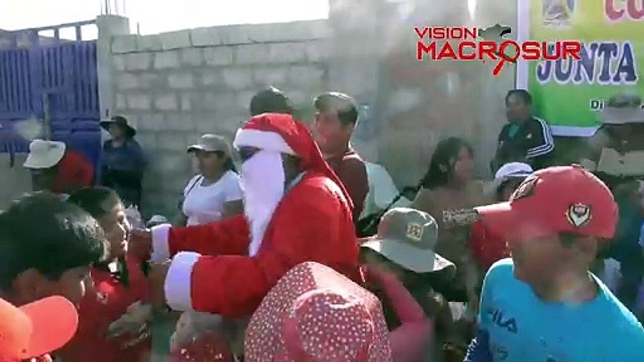 Llevando y Alegría para los niños más pobres